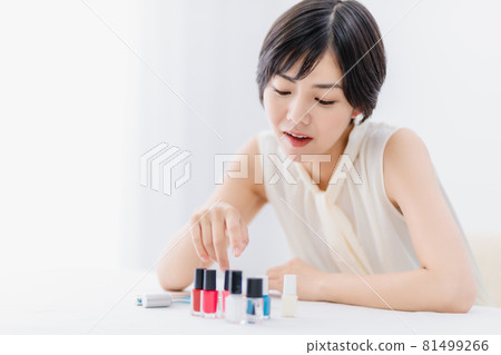年輕女子的美麗 年輕女子的美麗 81499266