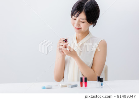 年輕女子的美麗 81499347