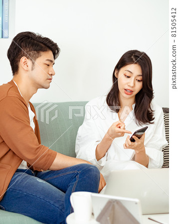 This is the opinion of a married couple or a layman who is in love. 81505412