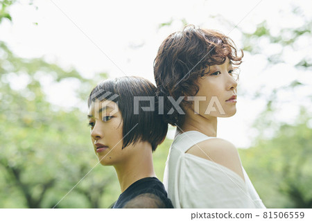 兩個女人的肖像 81506559
