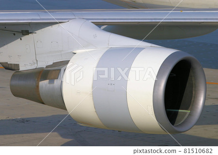 Boeing B747-400D engine 81510682