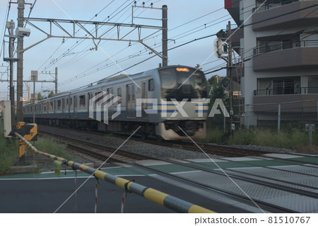 橫須賀線 大船~北鎌倉之間 橫須賀線 大船~北鎌倉之間 81510767