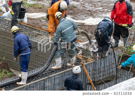 Concrete driving rod-shaped vibrator pillar driving 81511038