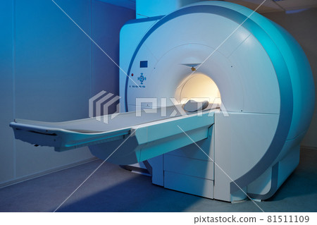 Modern MRI scanning equipment in large clinics Modern MRI scanning equipment in large clinics 81511109