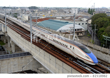 在北陸新幹線上運行的 W7 系列 W8 編隊死角列車 81518982