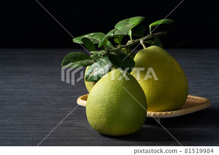 Pomelo Mid-Autumn Festival black background pomelo Mid-Autumn Festival ユズ ゆず Pomelo Mid-Autumn Festival black background pomelo Mid-Autumn Festival ユズ ゆず 81519984