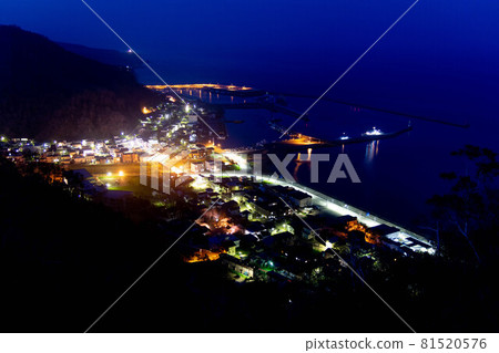 北海道勞速漁港的夜景 81520576