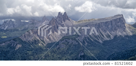 dolomites mountains panorama from tofane 81521602