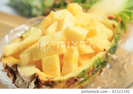 Pineapple (image) 81522392