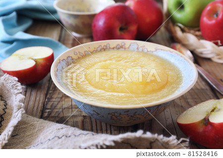 Healthy organic applesauce in ceramic bowl Healthy organic applesauce in ceramic bowl 81528416