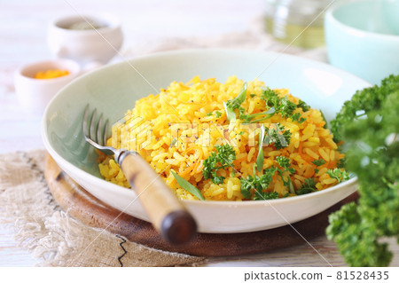Spicy rice with carrots Spicy rice with carrots 81528435