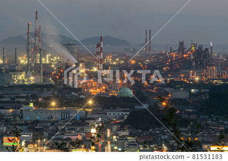 光束塔福山市工廠夜景 光束塔福山市工廠夜景 81531183