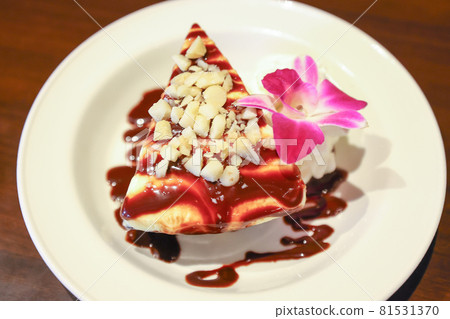 Hawaiian food, hula pie Hawaiian food, hula pie 81531370