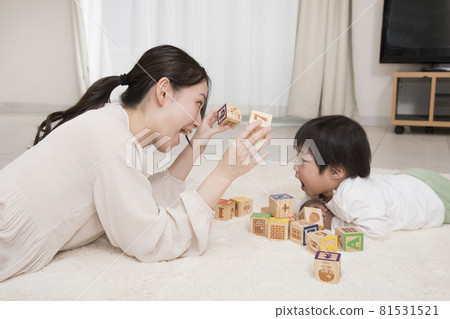 Infant nursery teacher mother Infant nursery teacher mother 81531521
