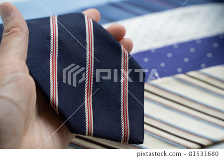 Image of side-by-side ties 81531680