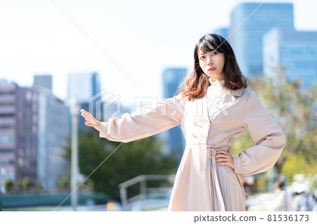 Portrait female autumn / winter coordination Portrait female autumn / winter coordination 81536173