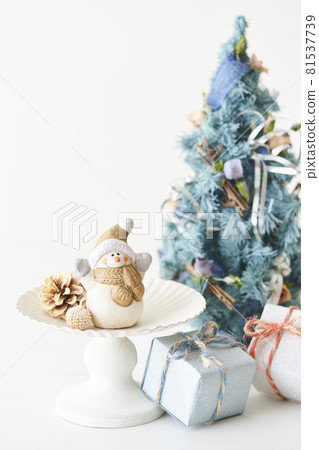雪人和白色聖誕形象 雪人和白色聖誕形象 81537739
