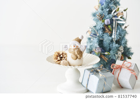 雪人和白色聖誕形象 雪人和白色聖誕形象 81537740