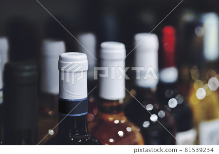 Wine bottle cap 81539234