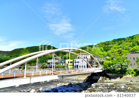 View toward Seiryufureai Bridge / Chikuma River Koumi Station (Koumi Town, Nagano Prefecture) [2020.5] 81540037