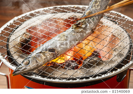 Grilled saury with salt pacific saury 81540069