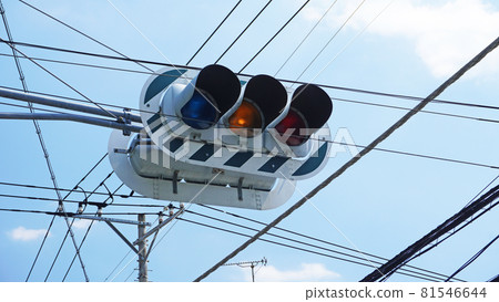 有紅綠燈的風景<05>（帶背板的黃色紅綠燈） 81546644