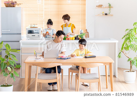 A family A family 81546989