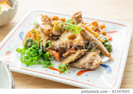 Stir-fried lotus root and chicken with miso Stir-fried lotus root and chicken with miso 81547691