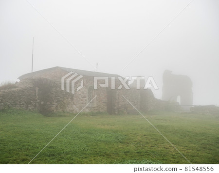 Administrative building and souvenir shop at ruins of Lichnice Castle Administrative building and souvenir shop at ruins of Lichnice Castle 81548556