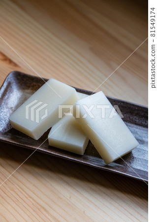 Mochi on a plate Mochi on a plate 81549174