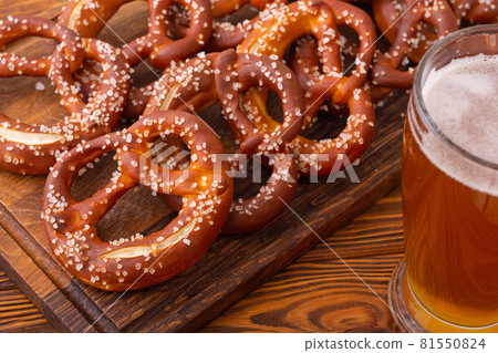 Bretzel tradition Bavarian snack 81550824