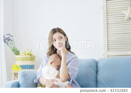 Thinking mom living room 81552885