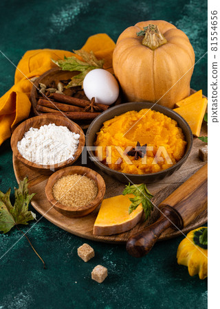 Ingredient for cooking pumpkin pie 81554656