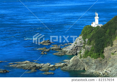 [Ehime Prefecture] Sadamisaki Lighthouse under clear skies 81557654