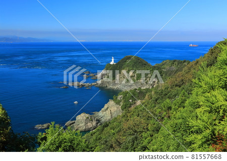 [Ehime Prefecture] Sadamisaki Lighthouse under clear skies 81557668