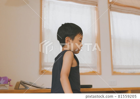 younger, person, baby boy 81559205