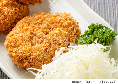 Menchikatsu(切碎的炸肉排)。 Menchikatsu(切碎的炸肉排)。 81559531