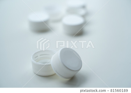 Image of plastic cap 81560189