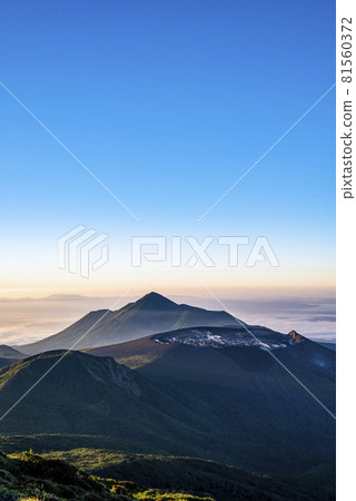 Mt. Takachiho of the dawn Mt. Takachiho of the dawn 81560372