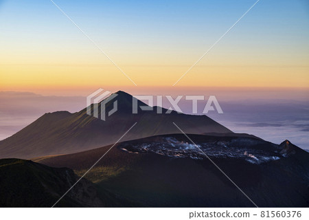 黎明的高千穗山 81560376