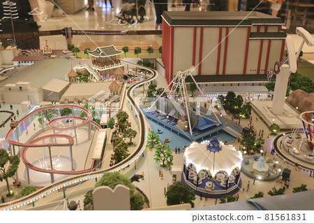10 Aug 2021 a fun of scale theme Park figure. Cityminiature 81561831
