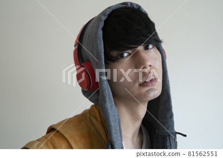 Wireless headphones and men 81562551