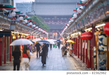 Tokyo cityscape in Japan Over 1.5 million people, cumulative number of infected people in Japan. Closed business, tourists even in the rain ... = September 1, Sensoji Temple Tokyo cityscape in Japan Over 1.5 million people, cumulative number of infected people in Japan. Closed business, tourists even in the rain ... = September 1, Sensoji Temple 81562982
