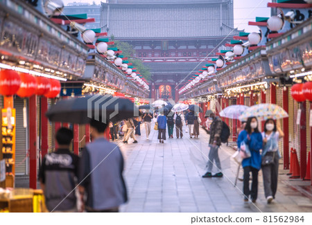 Tokyo cityscape in Japan Over 1.5 million people, cumulative number of infected people in Japan. Closed business, tourists even in the rain ... = September 1, Sensoji Temple 81562984