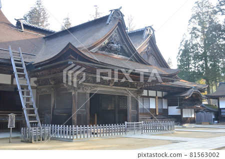 "Main shrine" of Kongobuji Temple, the head temple (Mt. Koya, Koya-cho, Ito-gun, Wakayama Prefecture) "Main shrine" of Kongobuji Temple, the head temple (Mt. Koya, Koya-cho, Ito-gun, Wakayama Prefecture) 81563002