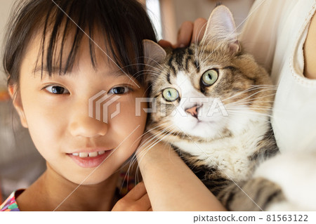 小步舞曲和女孩 81563122