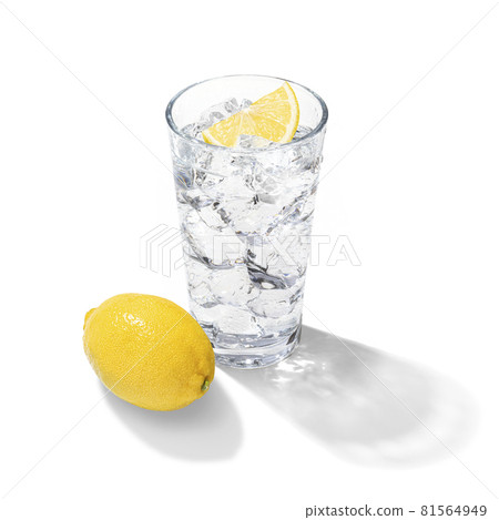 檸檬酸或檸檬雞尾酒 81564949