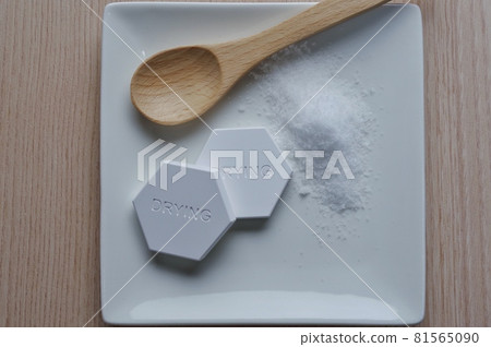 矽藻土和鹽 矽藻土和鹽 81565090