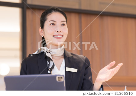 Woman working at a hotel Photo cooperation: WEEK Shibadaimon (Sun Frontier Fudousan) Woman working at a hotel Photo cooperation: WEEK Shibadaimon (Sun Frontier Fudousan) 81566510