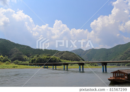 佐田沉降橋和四萬十川 81567299